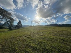 OFERTA – TERRENO DE 1.002m² COM ALVARÁ DE CONSTRUÇÃO APROVADO – CONDOMÍNIO COSTA DA SERRA | VILA DA CACHOEIRA – J 7 – RANCHO QUEIMADO/SC