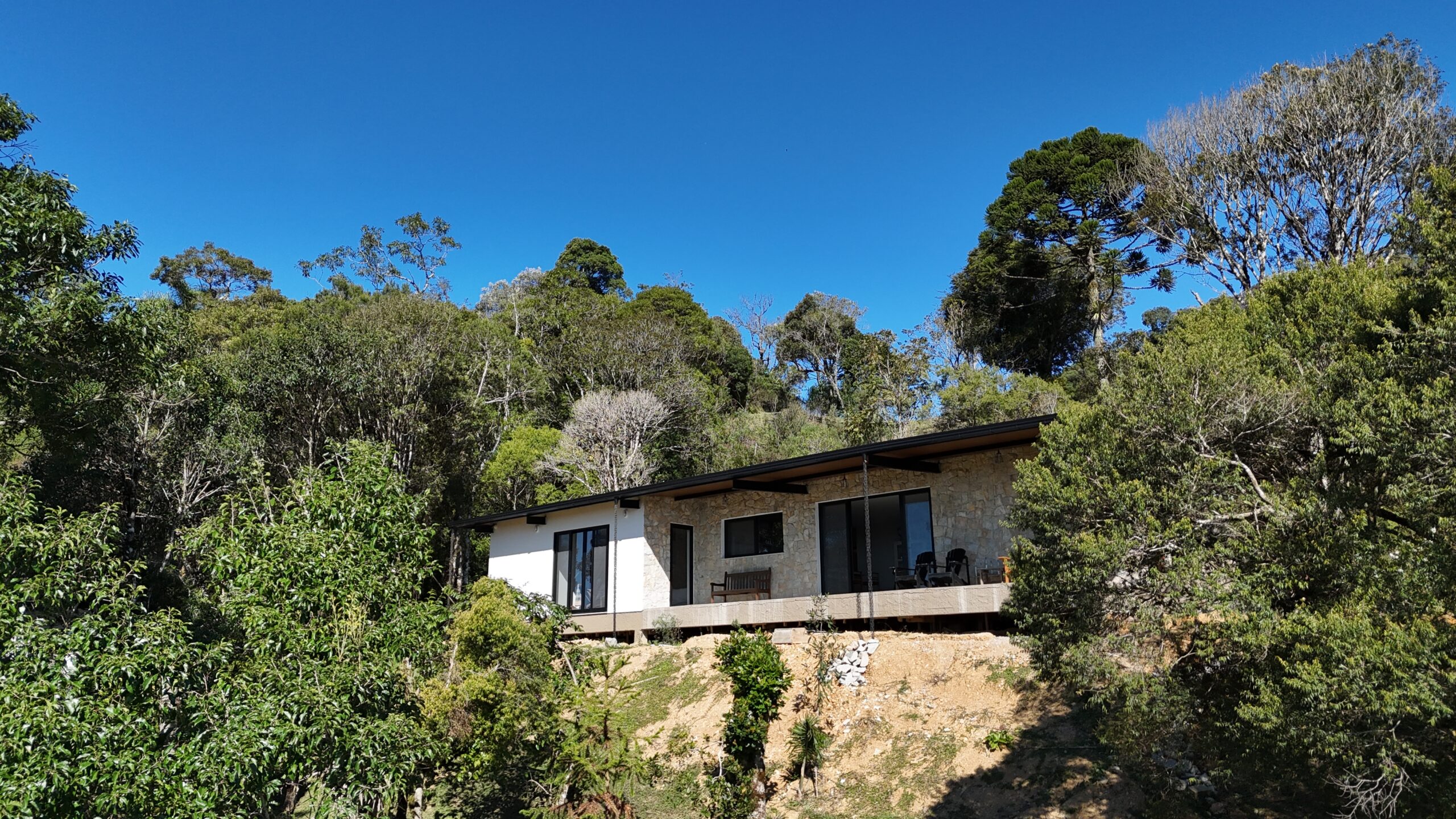 Casa á venda no condomínio Amigos do Rancho
