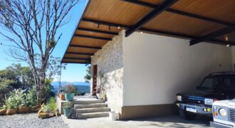 Casa á venda no condomínio Amigos do Rancho