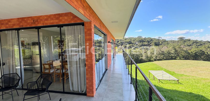 CASA EM MEIO À NATUREZA NO CONDOMÍNIO PALO ALTO – TAQUARAS