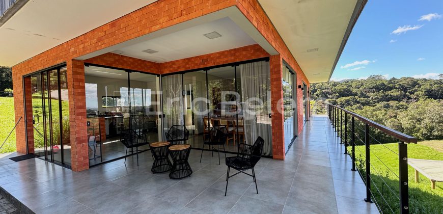 CASA EM MEIO À NATUREZA NO CONDOMÍNIO PALO ALTO – TAQUARAS