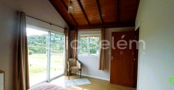 Residência no Condomínio Rural Bella Serra, com dois terrenos – Racho Queimado – SC – BS4445