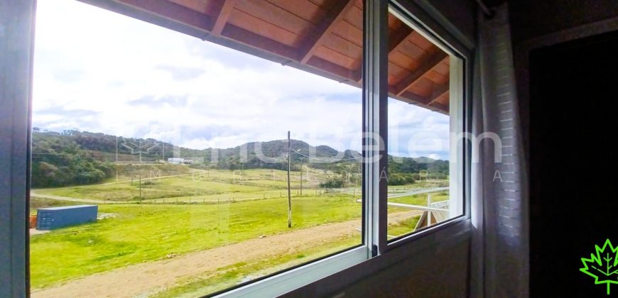 Residência no Condomínio Rural Bella Serra, com dois terrenos – Racho Queimado – SC – BS4445