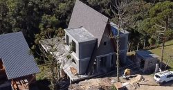 Casa estilo chalé à venda – Condomínio Costa da serra