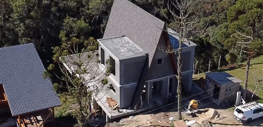 Casa estilo chalé à venda – Condomínio Costa da serra