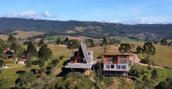 Casa estilo chalé à venda – Condomínio Costa da serra