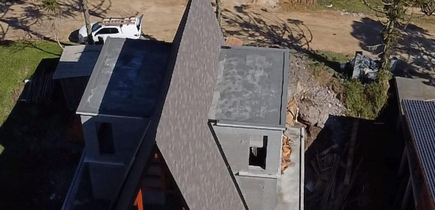 Casa estilo chalé à venda – Condomínio Costa da serra