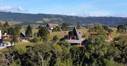 Casa estilo chalé à venda – Condomínio Costa da serra