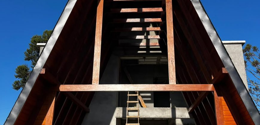 Casa estilo chalé à venda – Condomínio Costa da serra