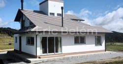 Residência no Condomínio Rural Bella Serra, com dois terrenos – Racho Queimado – SC – BS4445